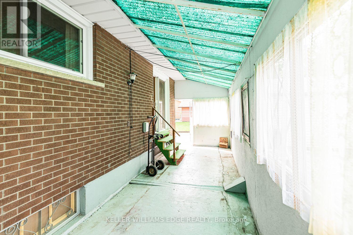 30 Goldfinch Road, Hamilton, ON