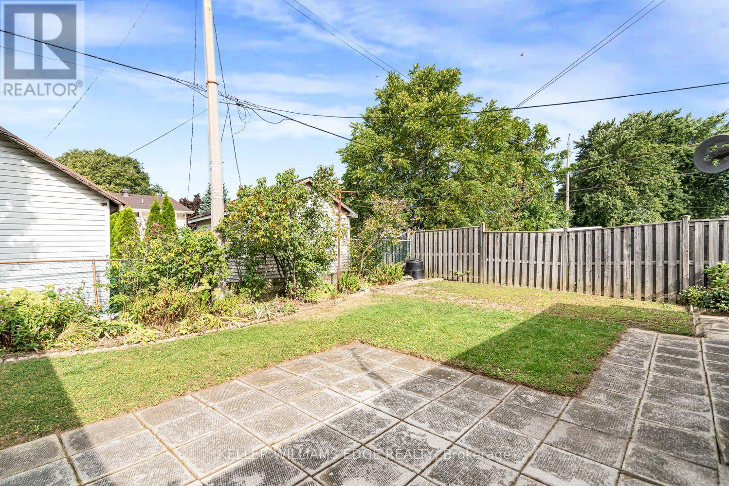 30 Goldfinch Road, Hamilton, ON