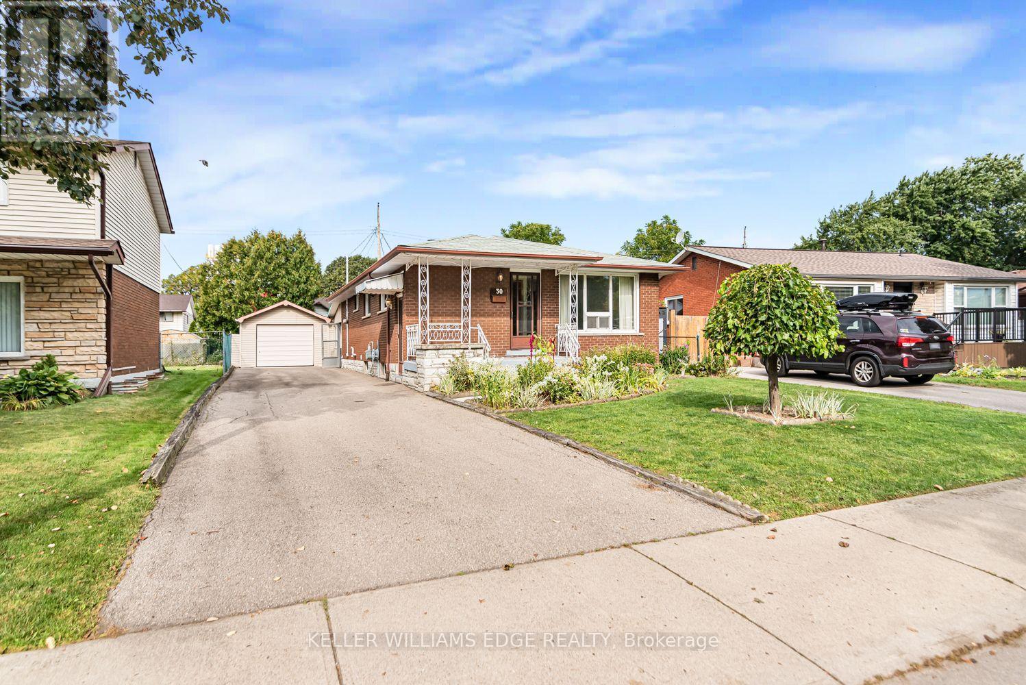 30 Goldfinch Road, Hamilton, ON