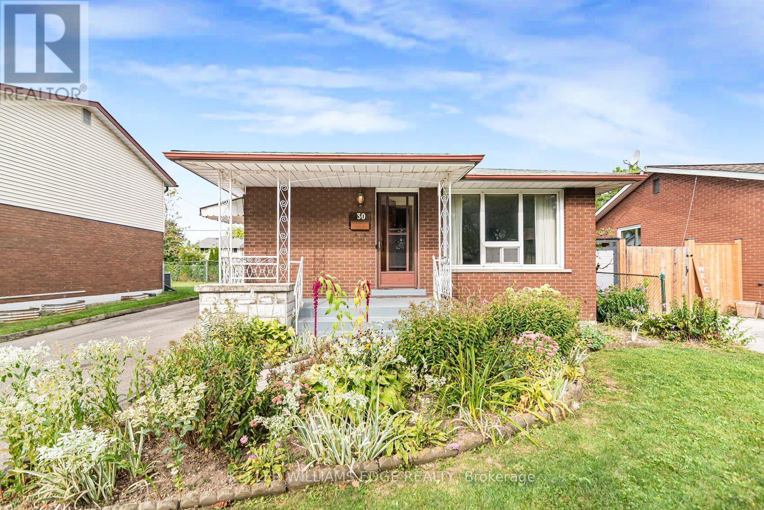 30 Goldfinch Road, Hamilton, ON