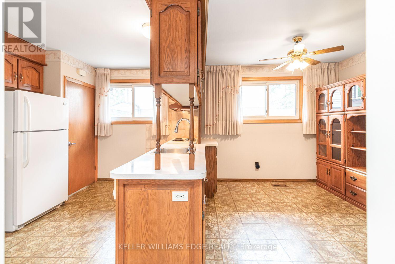 30 Goldfinch Road, Hamilton, ON