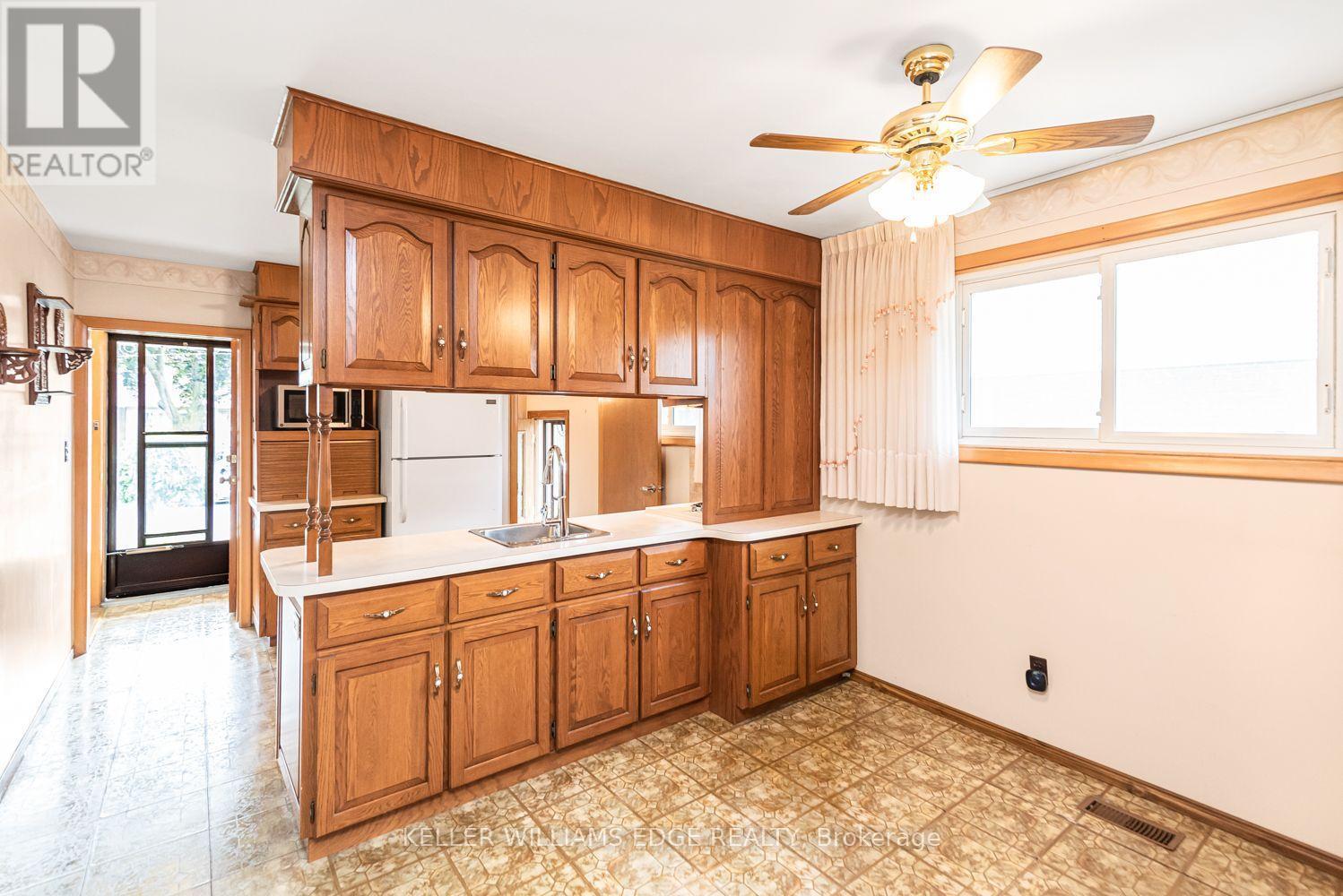 30 Goldfinch Road, Hamilton, ON