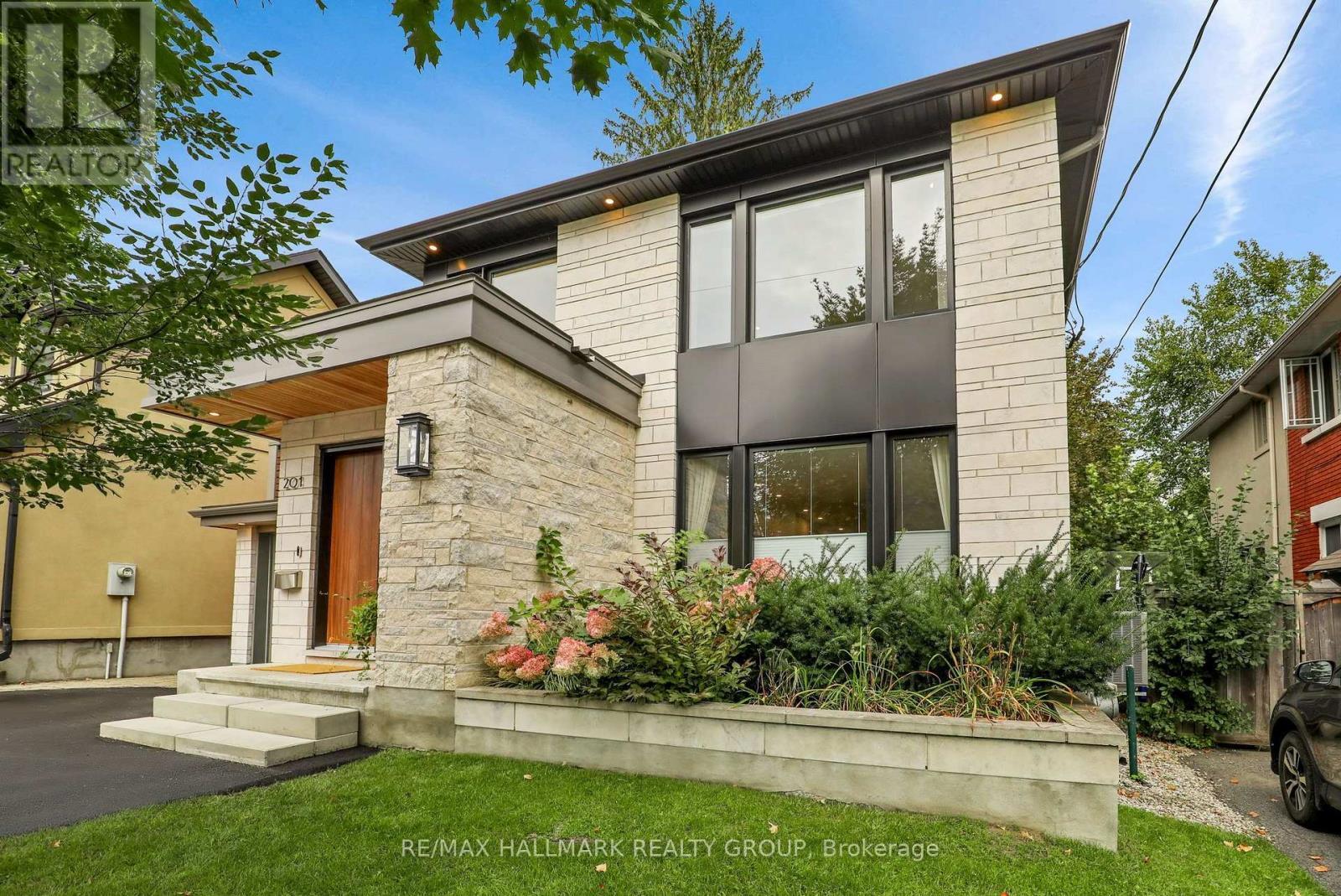Welcome to 201 Faraday Street! - 201 Faraday Street, Ottawa, ON