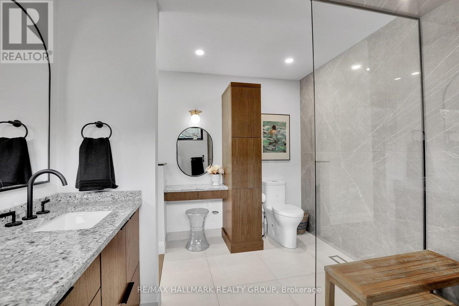 Ensuite bathroom - 201 Faraday Street, Ottawa, ON