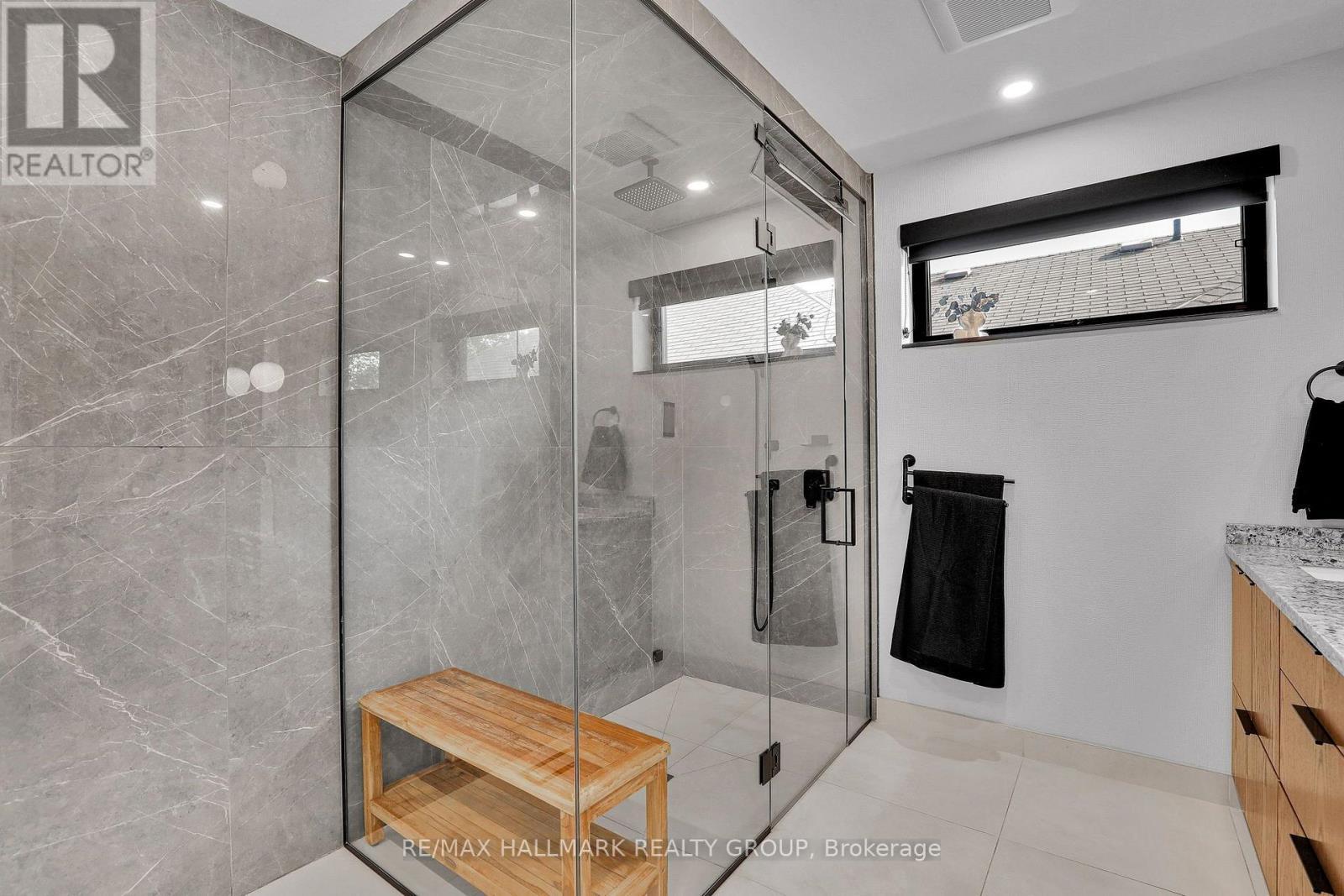 Over-sized steam shower - 201 Faraday Street, Ottawa, ON