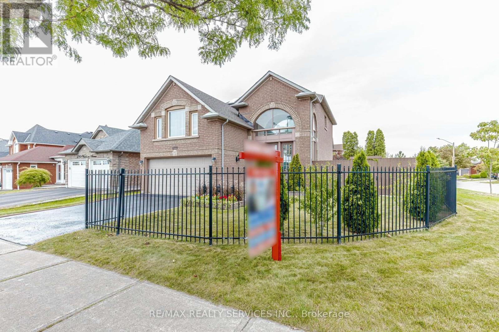 5772 Whitehorn Avenue, Mississauga, ON