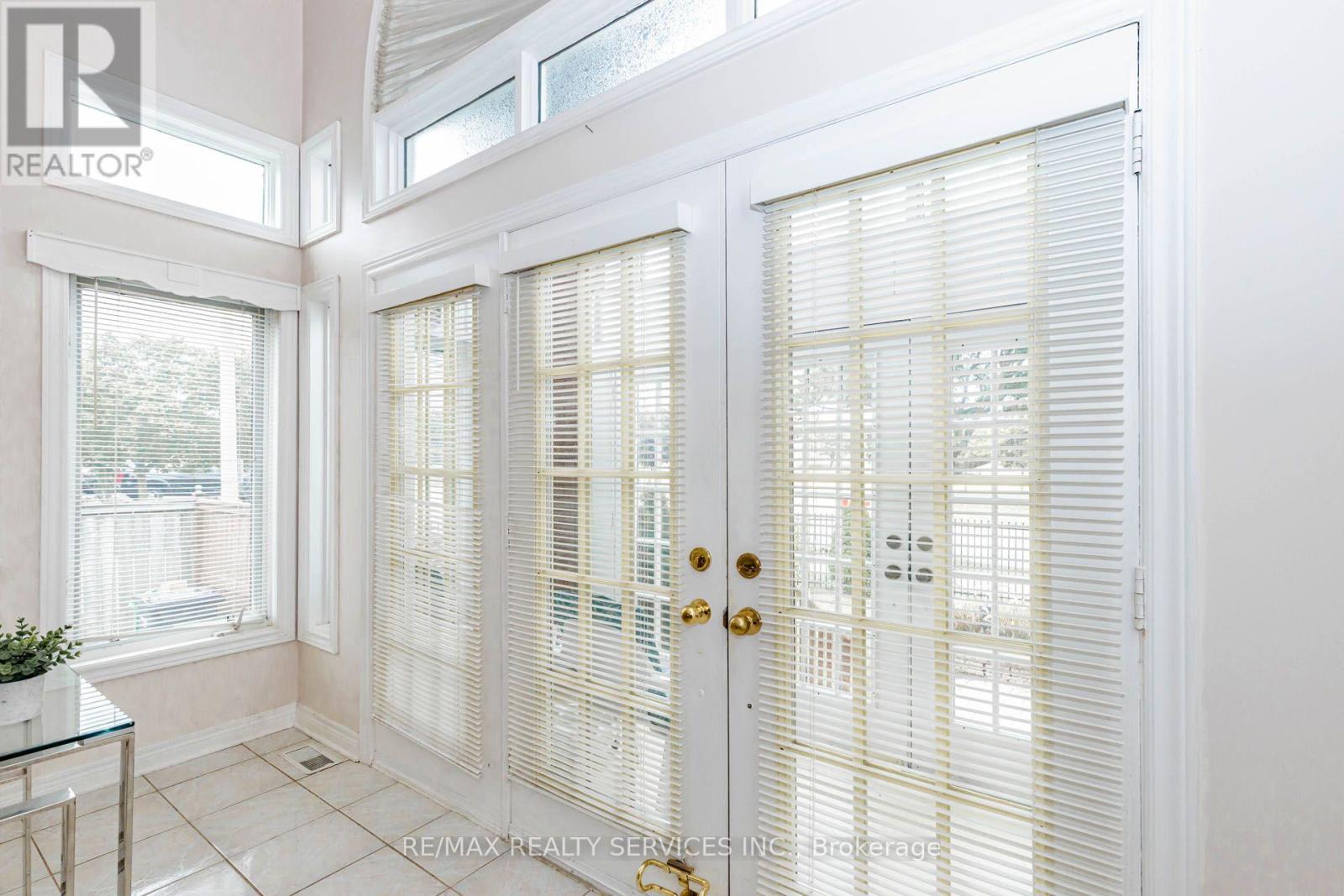 5772 Whitehorn Avenue, Mississauga, ON