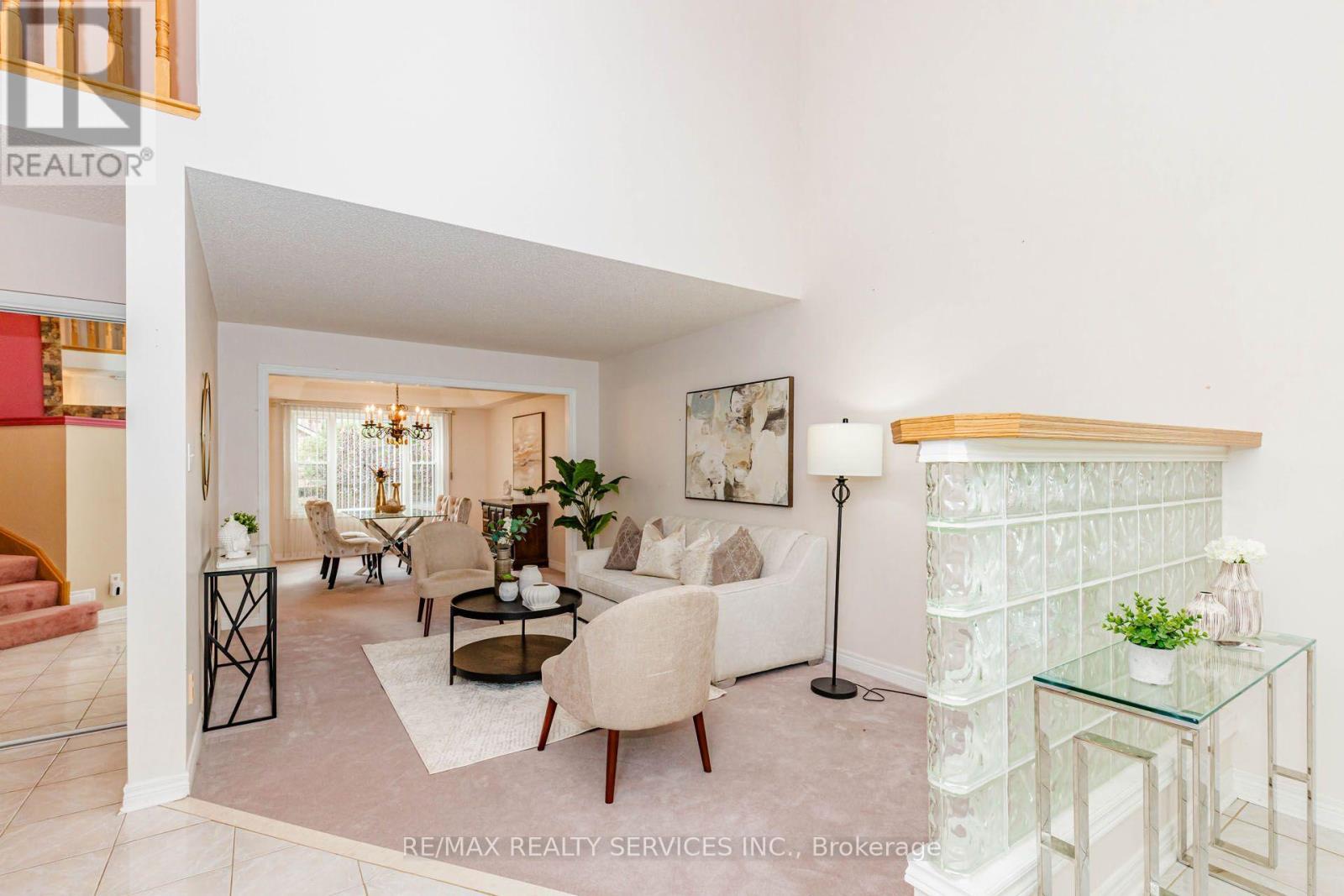 5772 Whitehorn Avenue, Mississauga, ON