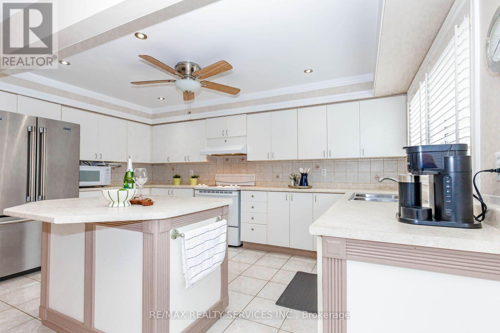5772 Whitehorn Avenue, Mississauga, ON