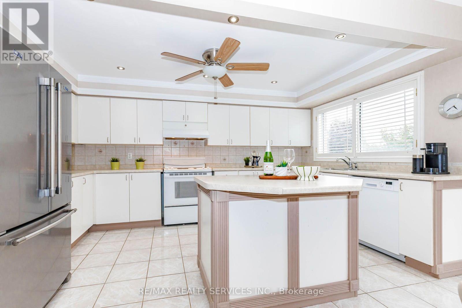 5772 Whitehorn Avenue, Mississauga, ON