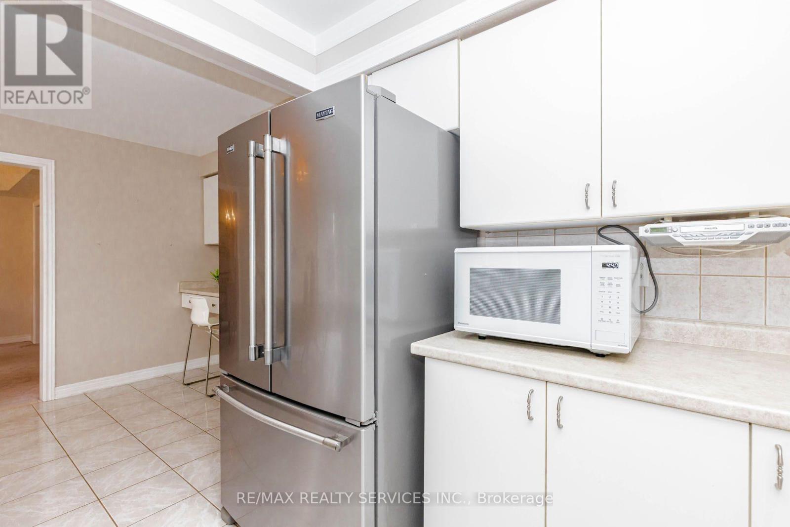 5772 Whitehorn Avenue, Mississauga, ON