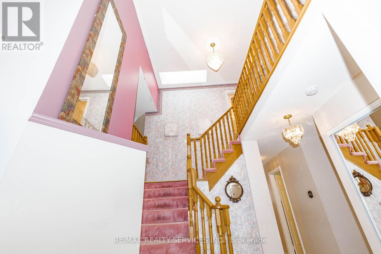 5772 Whitehorn Avenue, Mississauga, ON