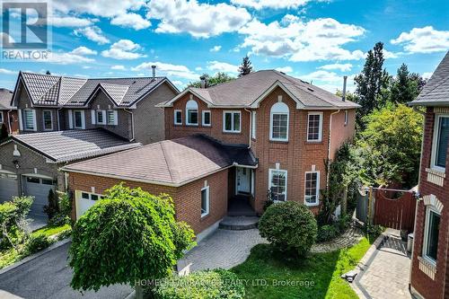 42 PORTEOUS CIRCLE  Brampton, ON L6S 5C3