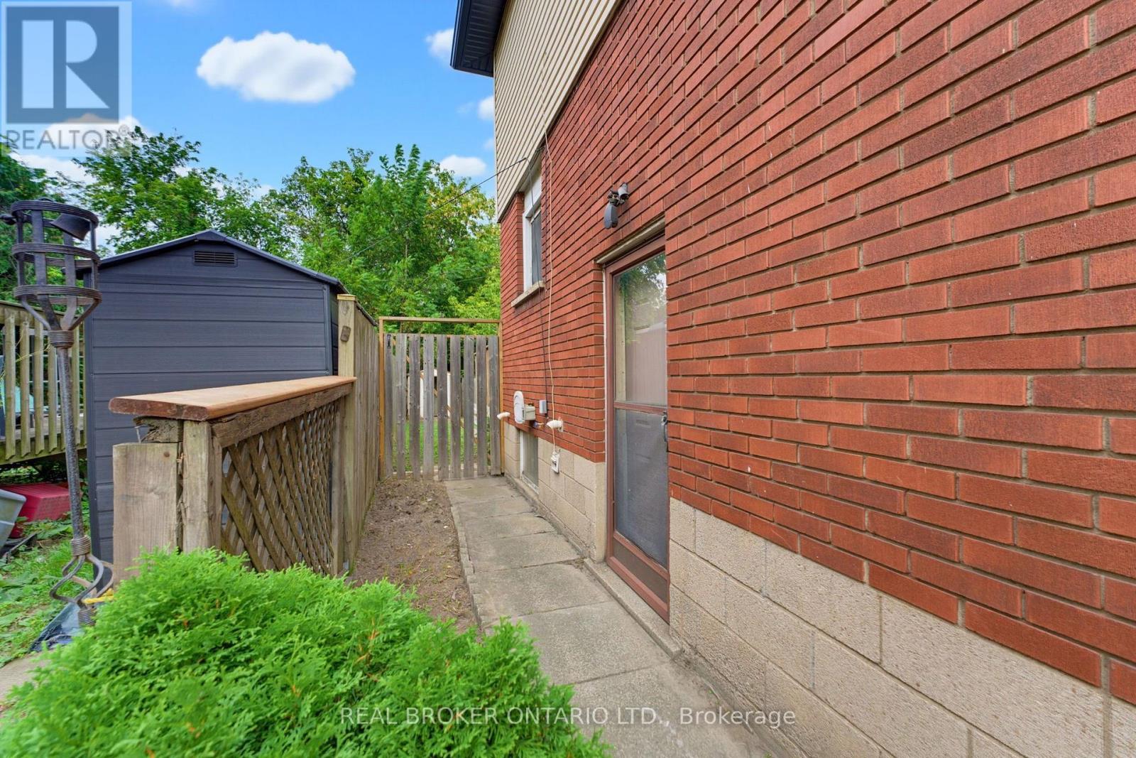 805 Tate Avenue, Hamilton, ON