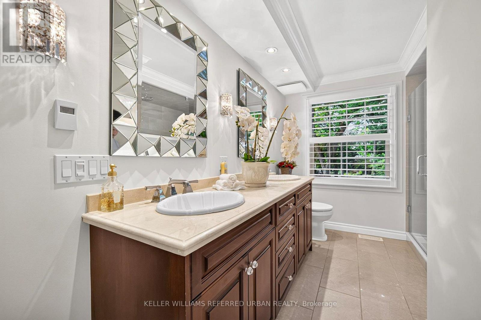 Master bedroom ensuite - 58 Braemar Place, Hamilton, ON
