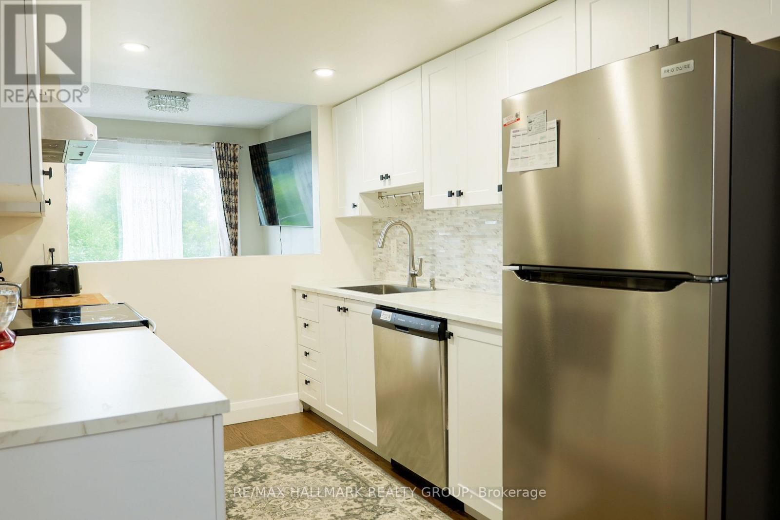 44 Winnegreen Court, Ottawa, ON