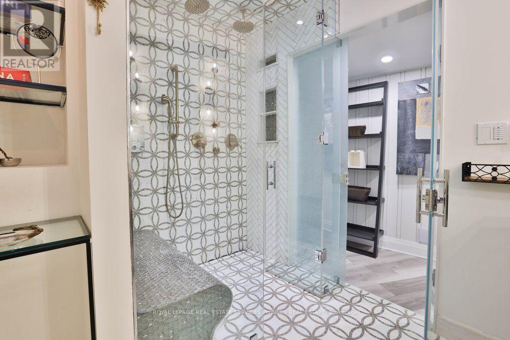 1352 Nocturne Court, Mississauga, ON