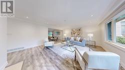 15 FARRINGTON DRIVE Toronto, ON M2L 2B4
