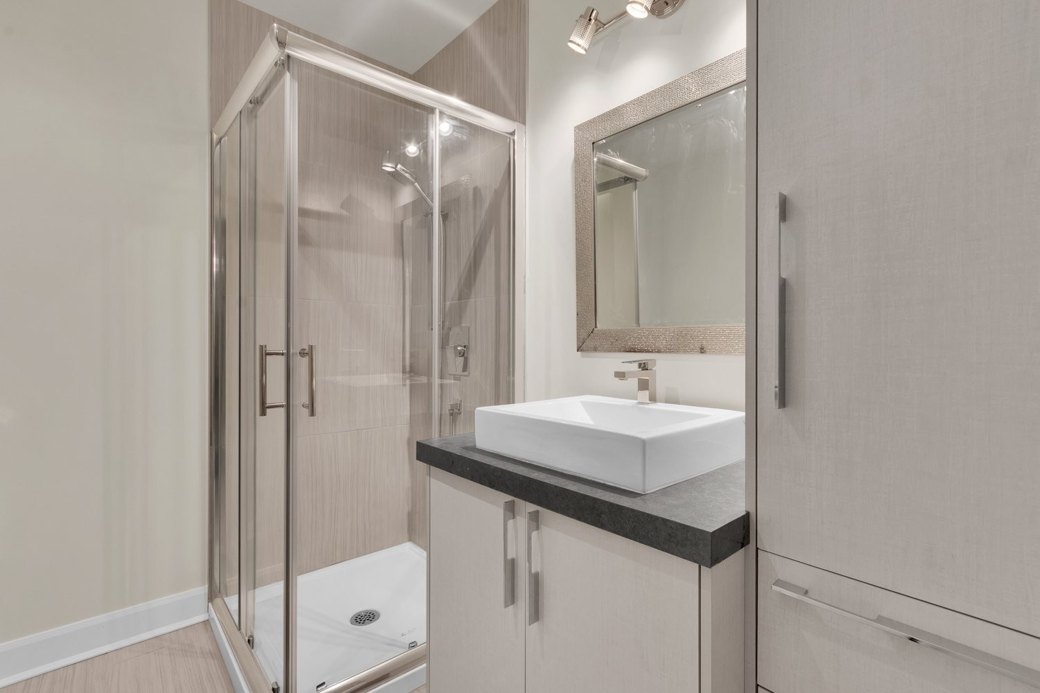 Salle de bains - 49 Rue Robitaille, Sainte-Adèle, QC