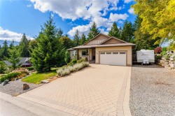 418 Winter Dr Lake Cowichan, BC V0R 2G1