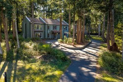 2219 Sea Lion Way Courtenay, BC V9J 1Y2