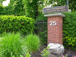 807-25 Fairview Road WMississauga, ON L5B 3Y8