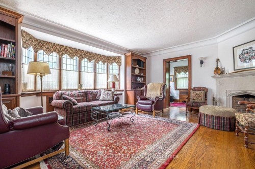 18 Forsyth Avenue N, Hamilton, ON 