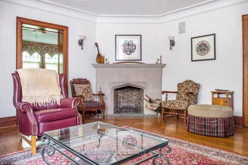 18 Forsyth Avenue N, Hamilton, ON 