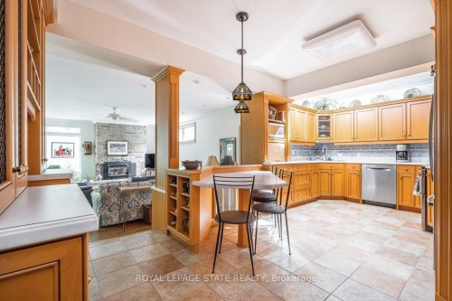 18 Forsyth Avenue N, Hamilton, ON 
