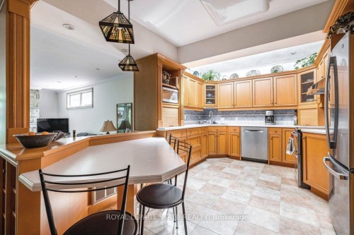 18 Forsyth Avenue N, Hamilton, ON 