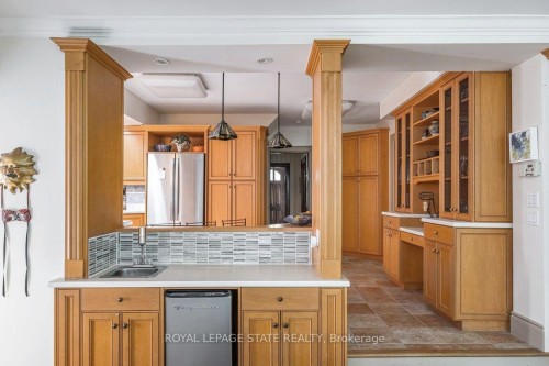 18 Forsyth Avenue N, Hamilton, ON 