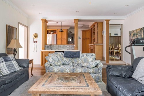 18 Forsyth Avenue N, Hamilton, ON 