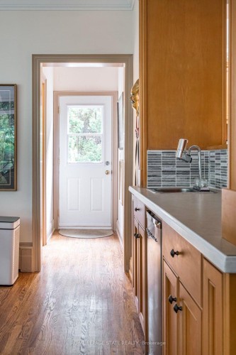 18 Forsyth Avenue N, Hamilton, ON 