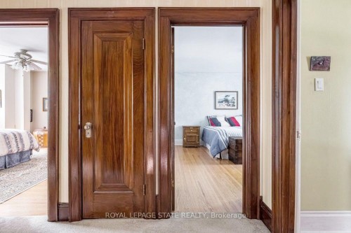 18 Forsyth Avenue N, Hamilton, ON 