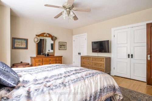18 Forsyth Avenue N, Hamilton, ON 