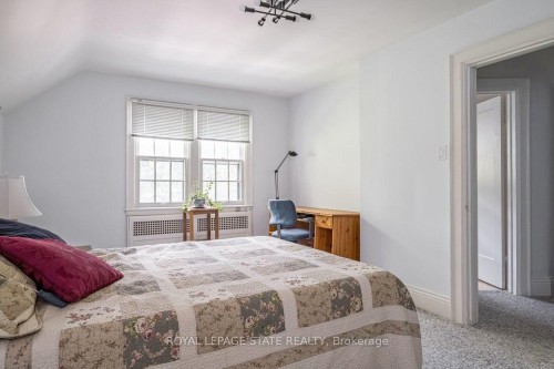 18 Forsyth Avenue N, Hamilton, ON 