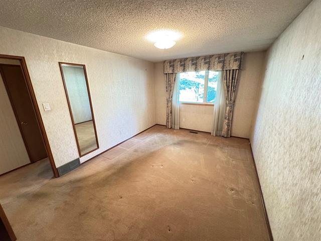 895 Beaverhill Blvd, Winnipeg, MB