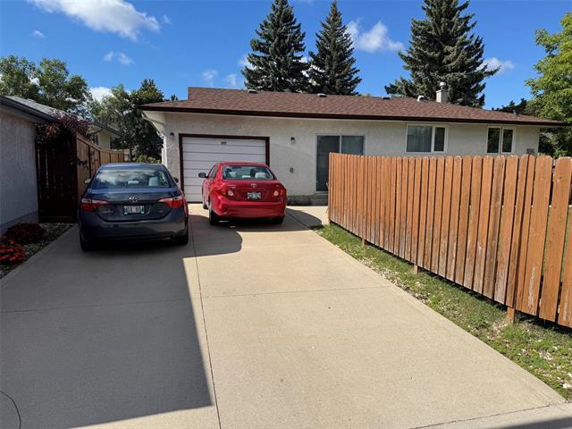 895 Beaverhill Blvd, Winnipeg, MB