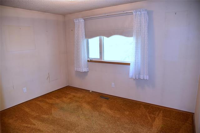 895 Beaverhill Blvd, Winnipeg, MB