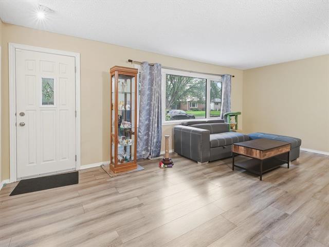 222 Harold Ave, Winnipeg, MB