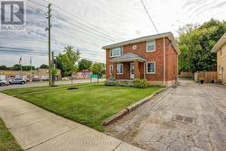 587 LAMBTON STREET London East (East B), ON N5Y 4G1