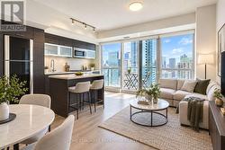 2911 - 386 YONGE STREET Toronto, ON M5B 0A5