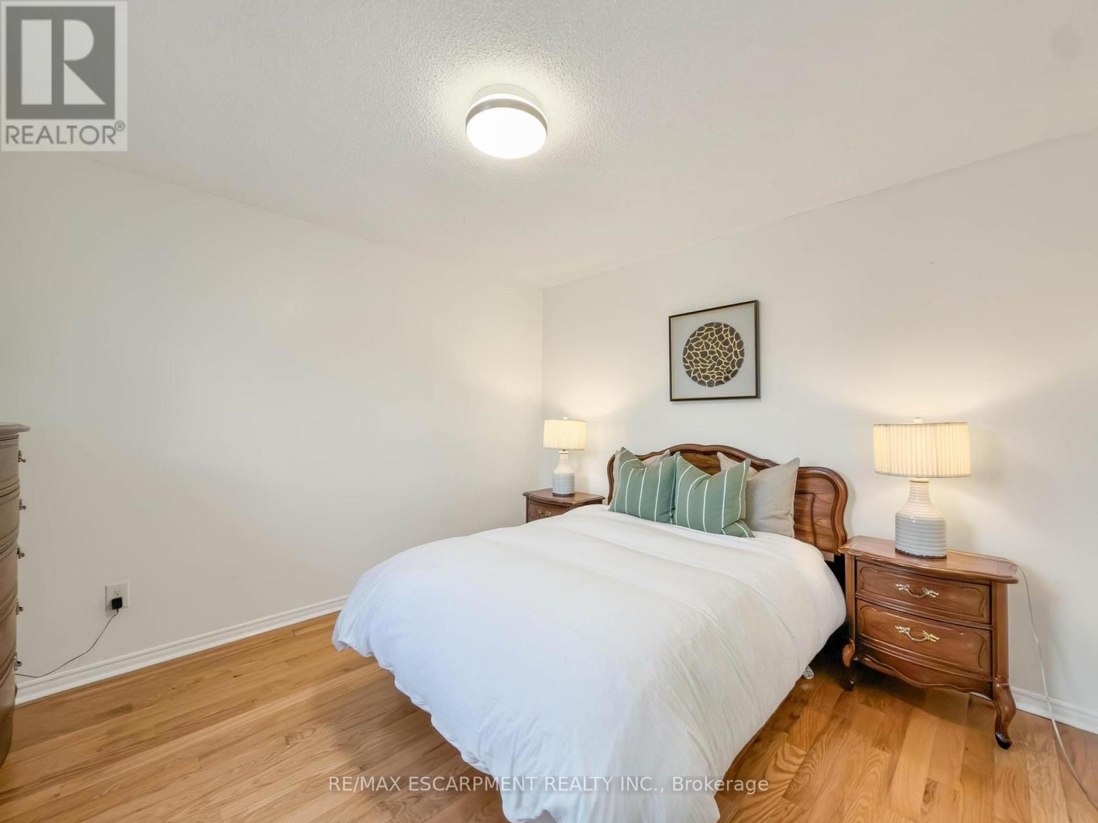 1236 Thorpe Road, Burlington, ON