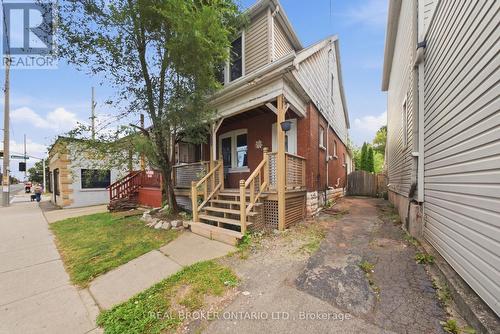 1082 CANNON STREET E  Hamilton, ON L8L 2J1