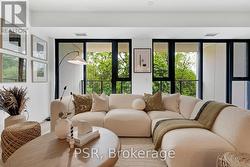 PH410 - 200 KEEWATIN AVENUE Toronto, ON M4P 1Z8