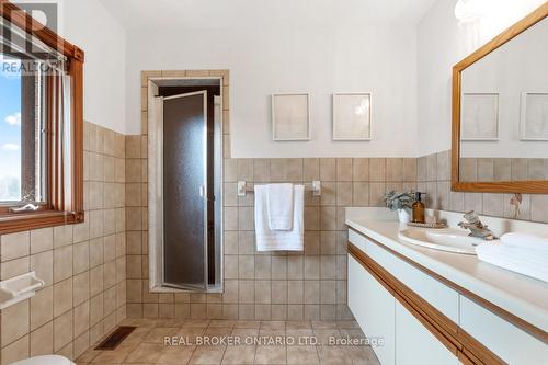 Primary Bedroom's 3-pc ensuite - 86 Monte Drive, Hamilton, ON 