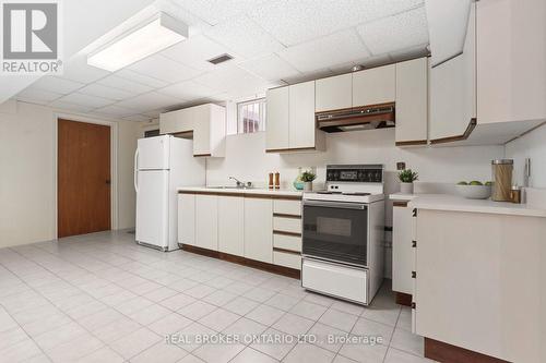 Basement eat-in Kitchen - 86 Monte Drive, Hamilton, ON 