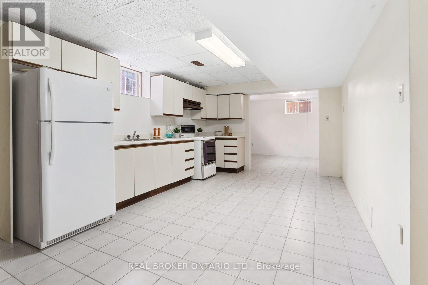 Basement eat-in Kitchen - 86 Monte Drive, Hamilton, ON
