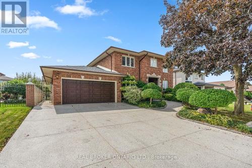 2-car Garage & 4-car private driveway - 86 Monte Drive, Hamilton, ON 