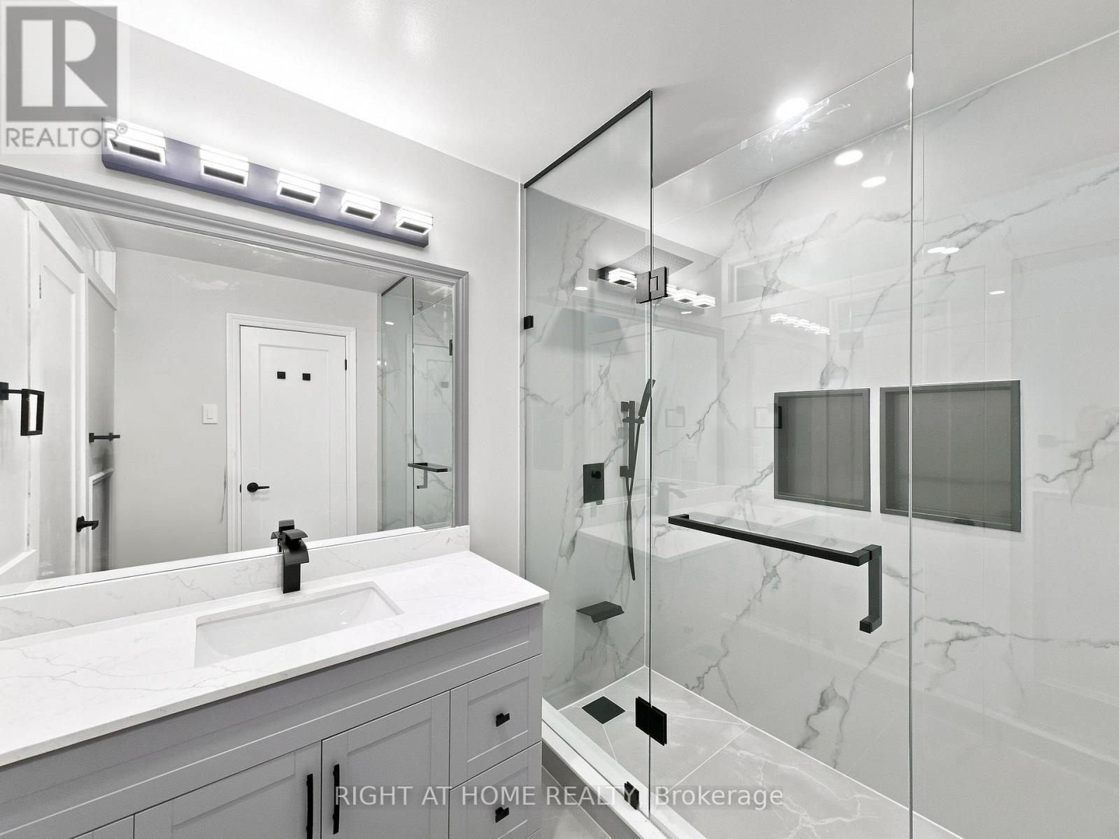 1530 Portsmouth Place, Mississauga, ON